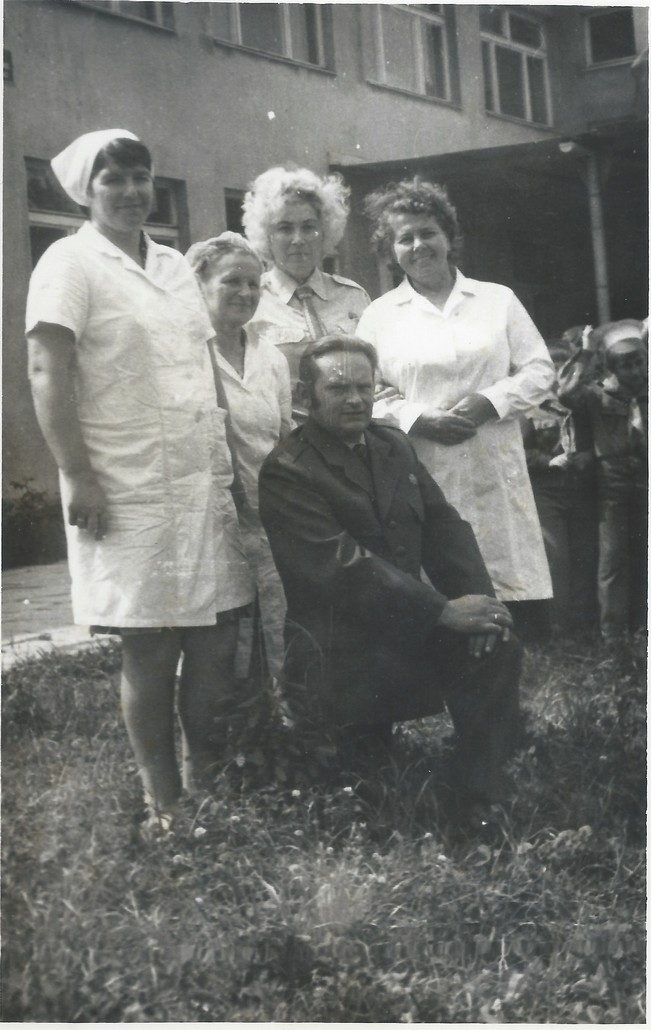 Od lewej: (?), Janina Piotrowska, (?), Zbigniew Kocur, Cecylia Bożek.